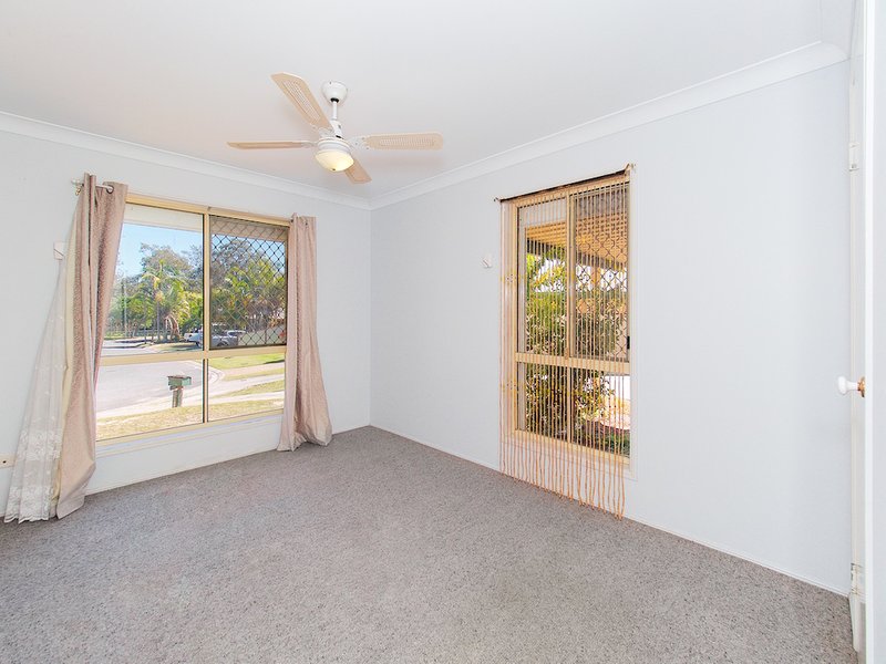 Photo - 11 Robinson Court, Berrinba QLD 4117 - Image 7