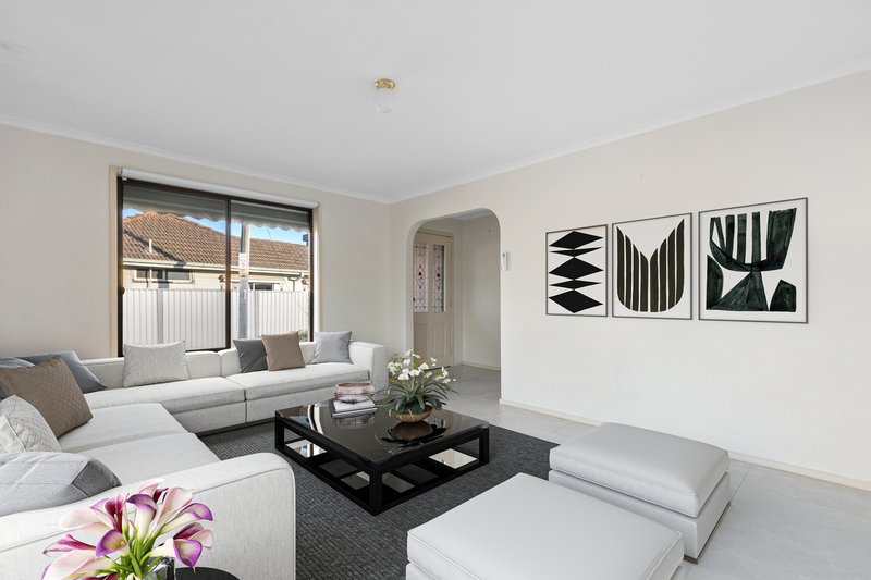 Photo - 1/1 Rochdale Square, Lalor VIC 3075 - Image 7