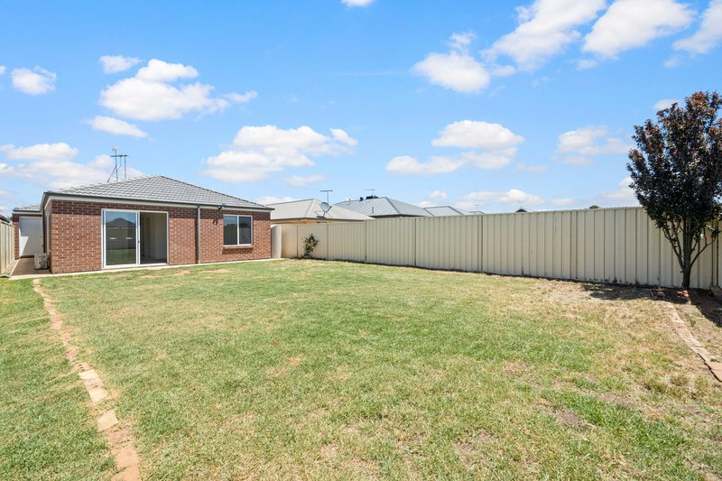 Photo - 11 Rody Court, Munno Para West SA 5115 - Image 16