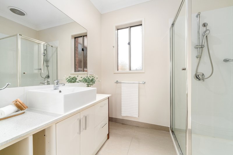 Photo - 11 Romina Drive, Langwarrin VIC 3910 - Image 3
