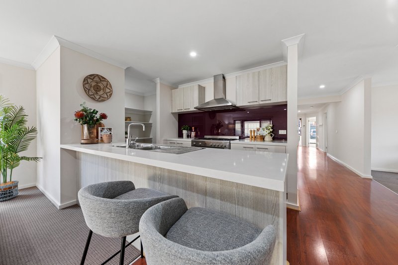 Photo - 11 Romina Street, Pakenham VIC 3810 - Image 4
