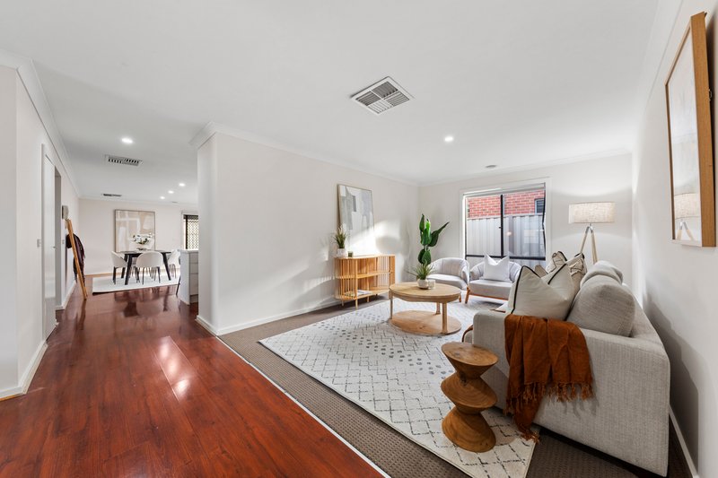Photo - 11 Romina Street, Pakenham VIC 3810 - Image 11