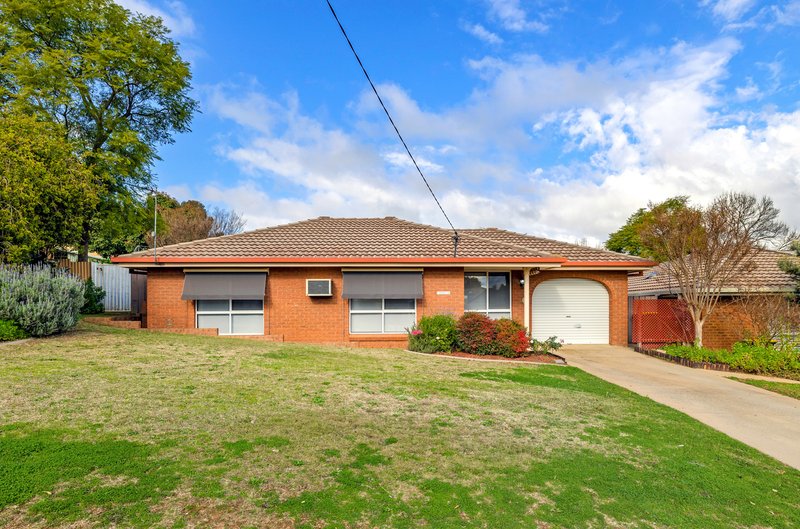 1/1 Roosevelt Drive, Tolland NSW 2650