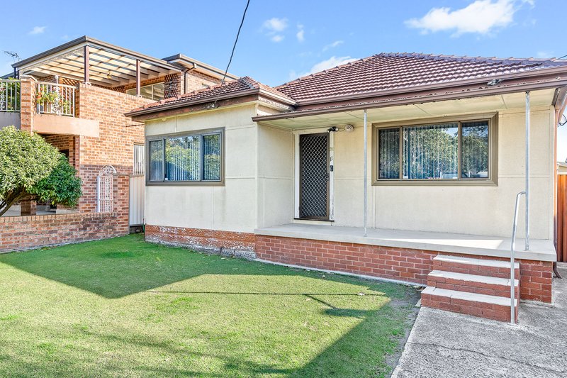 11 Rosebank Avenue, Kingsgrove NSW 2208