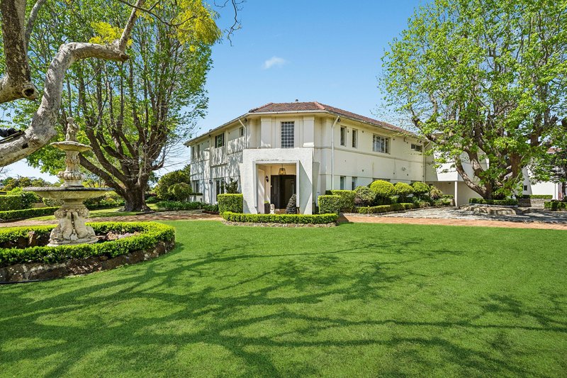 Photo - 11 Rosebery Road, Killara NSW 2071 - Image 2