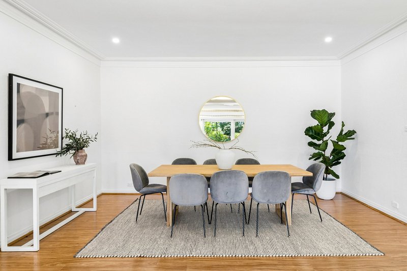 Photo - 11 Rosebery Road, Killara NSW 2071 - Image 4