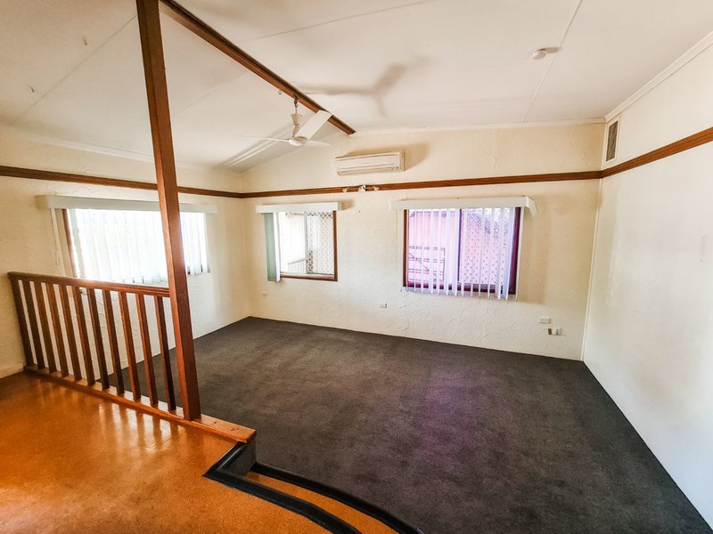 Photo - 11 Rosella Avenue, Mount Isa QLD 4825 - Image 2