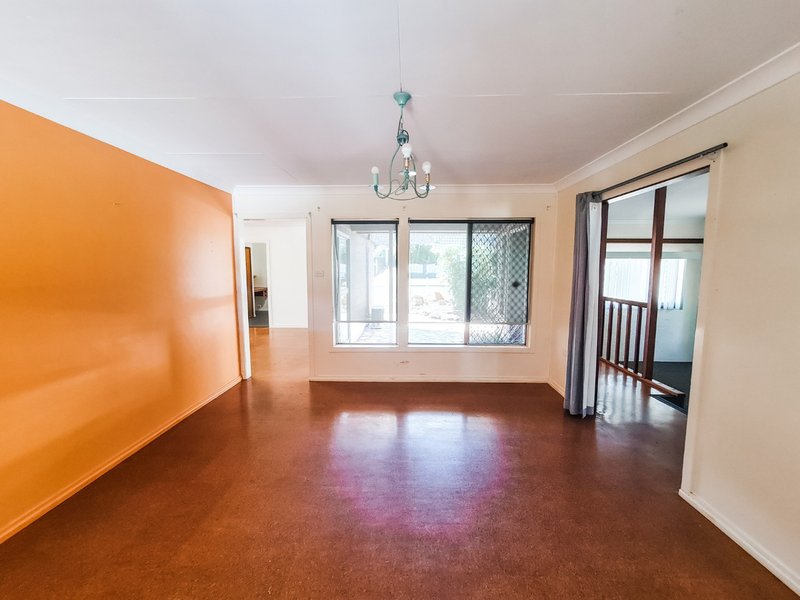 Photo - 11 Rosella Avenue, Mount Isa QLD 4825 - Image 7