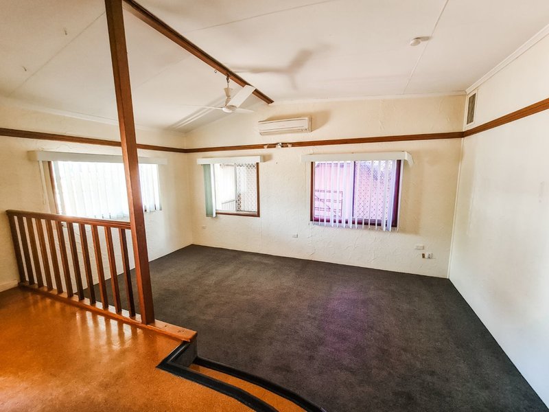 Photo - 11 Rosella Avenue, Mount Isa QLD 4825 - Image 4