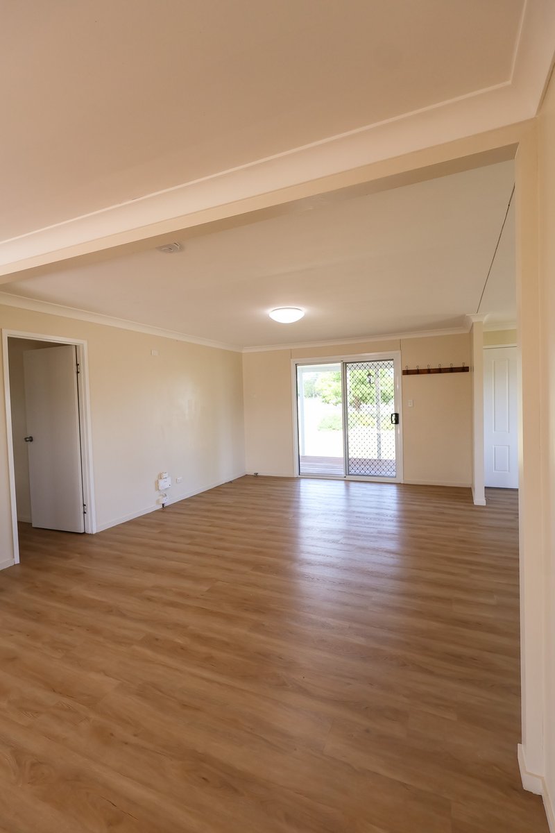 Photo - 11 Roslyn Drive, Roma QLD 4455 - Image 6