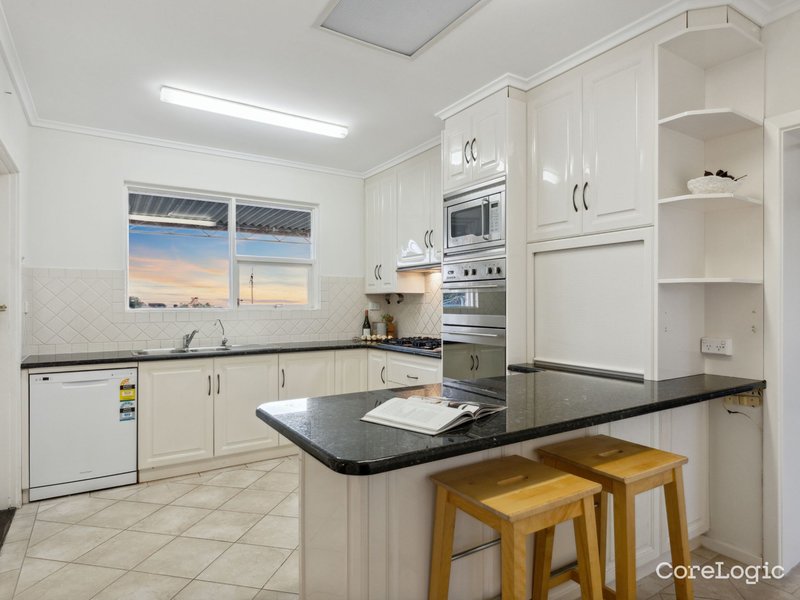 Photo - 11 Ross Street, Seaview Downs SA 5049 - Image 5