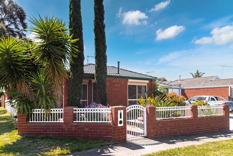 11 Rostron Way, Roxburgh Park VIC 3064