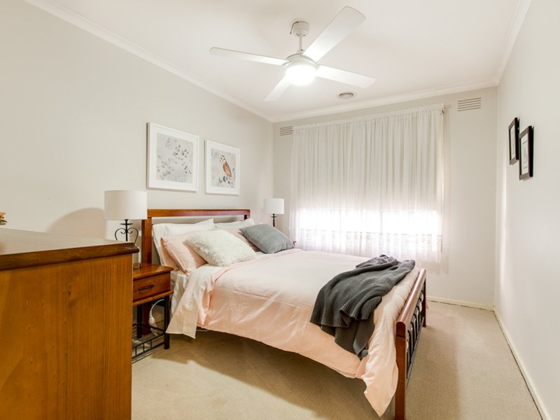 Photo - 11 Rowes Rd , Werribee VIC 3030 - Image 11