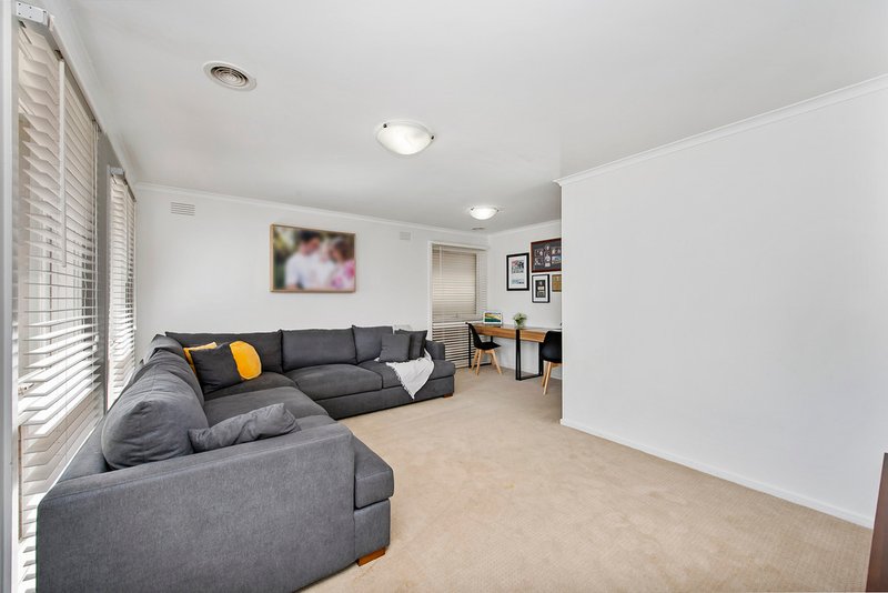 Photo - 11 Rowes Road, Werribee VIC 3030 - Image 2