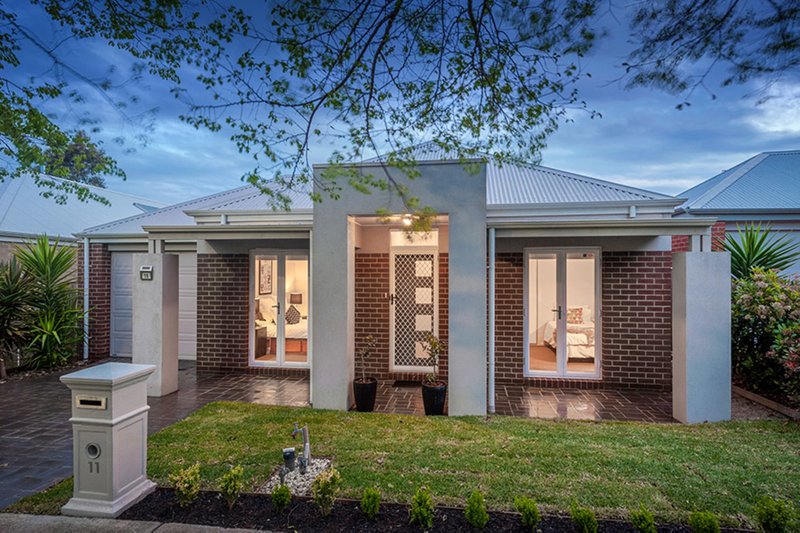 11 Royal Terrace, Craigieburn VIC 3064