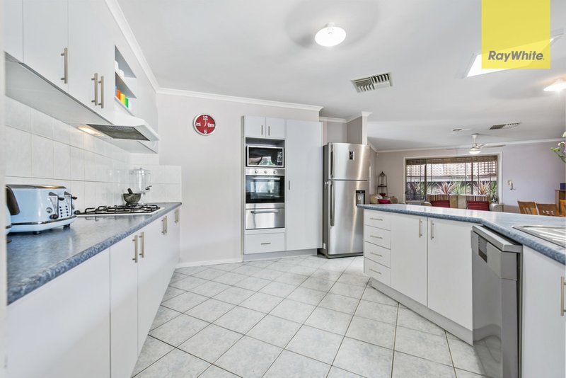 Photo - 11 Ruben Drive, Sydenham VIC 3037 - Image 5