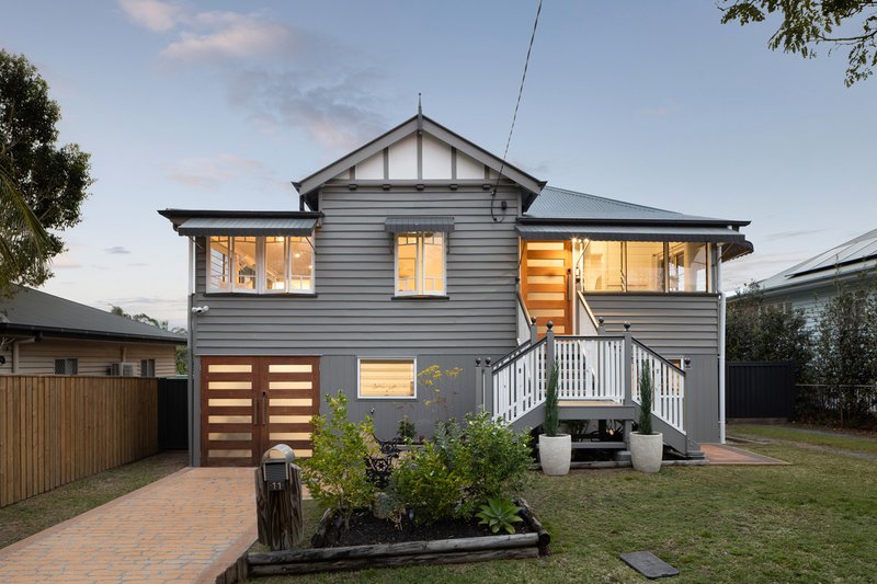 Photo - 11 Ruby Avenue, Tarragindi QLD 4121 - Image 1
