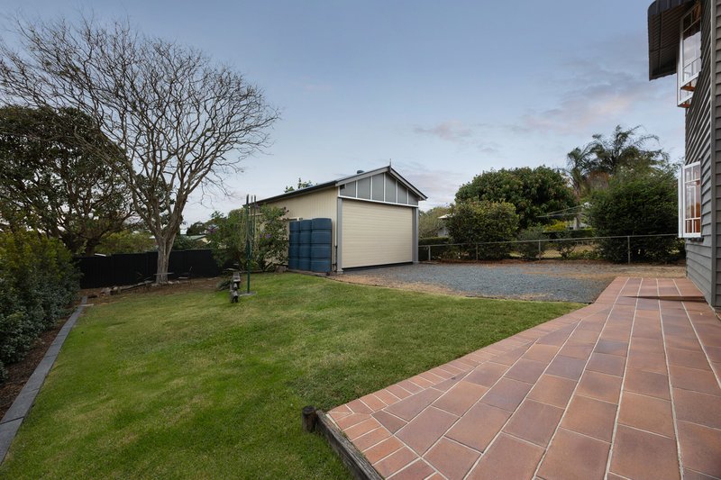 Photo - 11 Ruby Avenue, Tarragindi QLD 4121 - Image 2