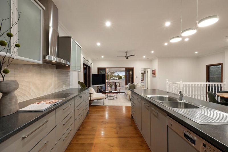 Photo - 11 Ruby Avenue, Tarragindi QLD 4121 - Image 7