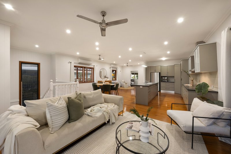 Photo - 11 Ruby Avenue, Tarragindi QLD 4121 - Image 9