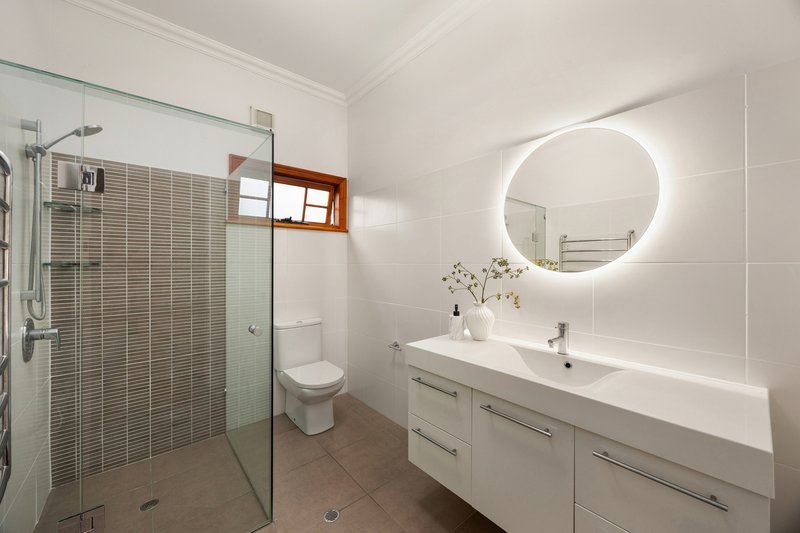 Photo - 11 Ruby Avenue, Tarragindi QLD 4121 - Image 11