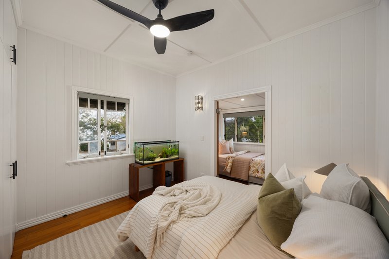 Photo - 11 Ruby Avenue, Tarragindi QLD 4121 - Image 12