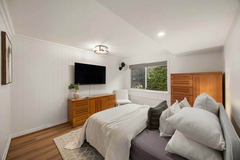 Photo - 11 Ruby Avenue, Tarragindi QLD 4121 - Image 15