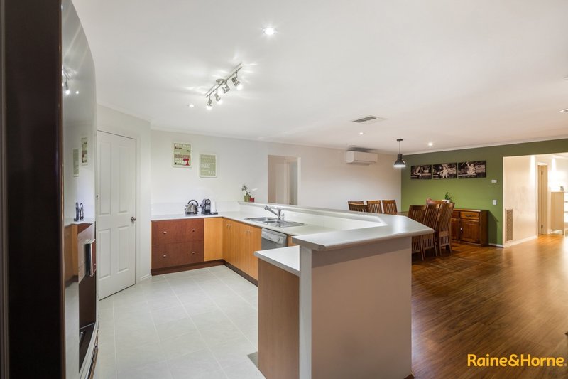 Photo - 11 Rushcutters Place, Taylors Hill VIC 3037 - Image 5