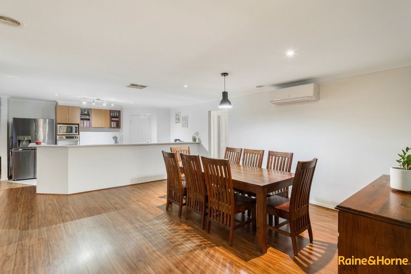 Photo - 11 Rushcutters Place, Taylors Hill VIC 3037 - Image 6