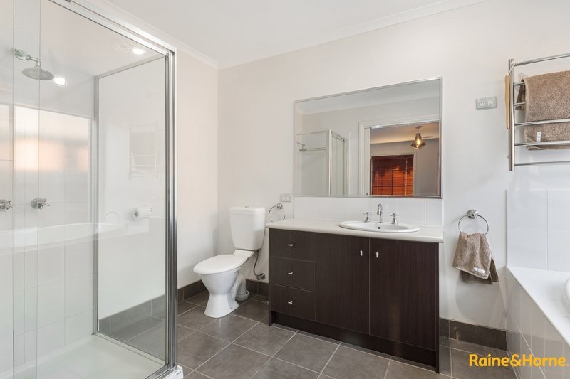 Photo - 11 Rushcutters Place, Taylors Hill VIC 3037 - Image 11