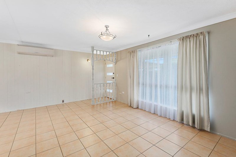 Photo - 11 Ruth Street, Centenary Heights QLD 4350 - Image 5
