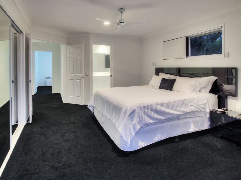 Photo - 11 Saint John Close, Parkinson QLD 4115 - Image 12