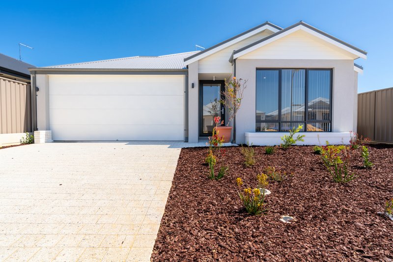 Photo - 11 Salisbury Loop, Baldivis WA 6171 - Image 1