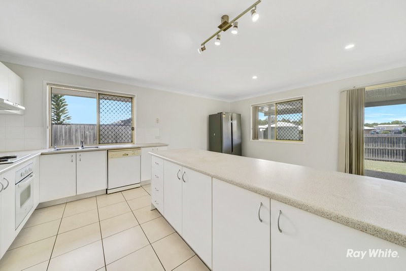 Photo - 11 Sally Drive, Marsden QLD 4132 - Image 4