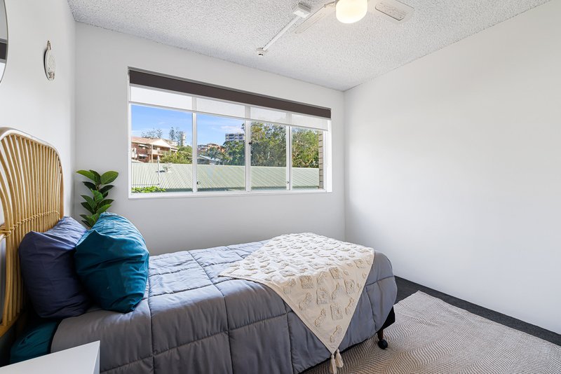 Photo - 1/1 Saltair Street, Kings Beach QLD 4551 - Image 6