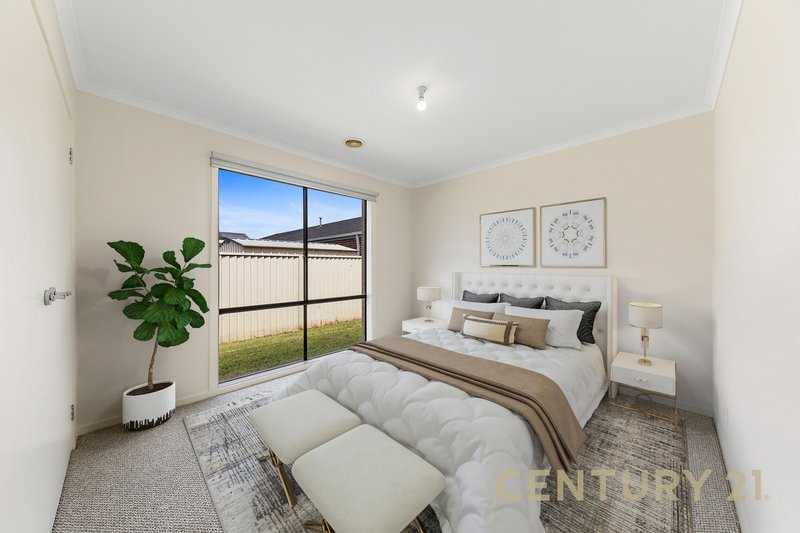 Photo - 11 Salvia Avenue, Pakenham VIC 3810 - Image 10