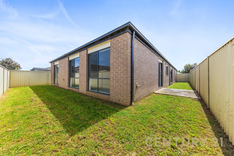 Photo - 11 Salvia Avenue, Pakenham VIC 3810 - Image 13