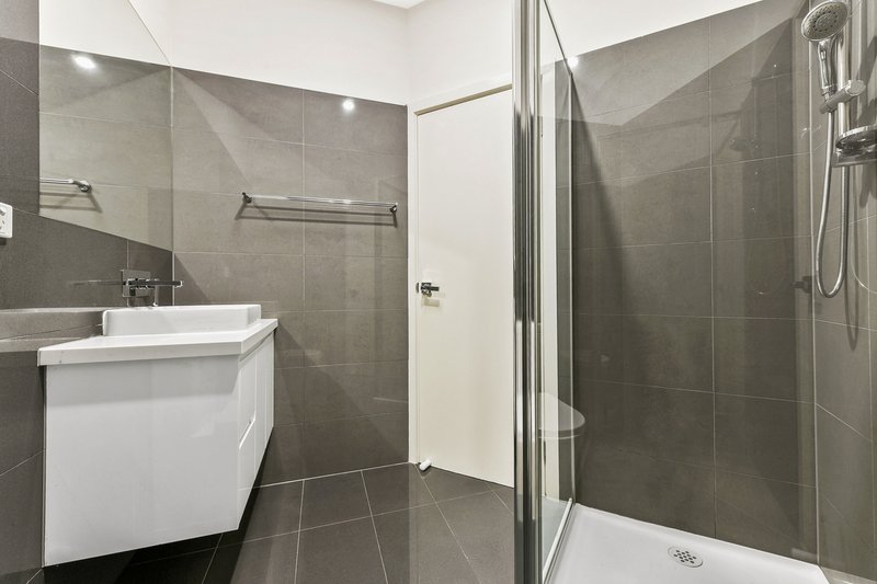 Photo - 1/1 Sampson Drive, Mount Waverley VIC 3149 - Image 8