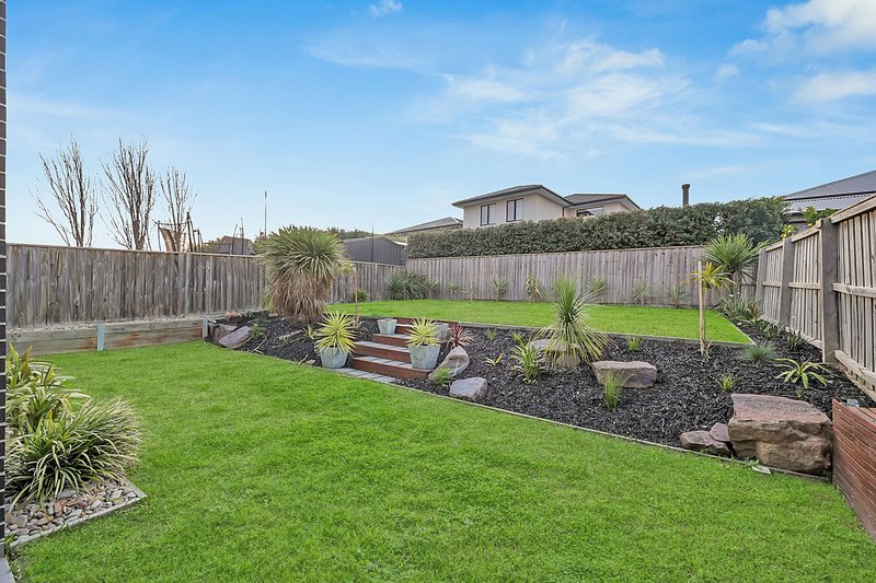 Photo - 11 San Pietro Way, Greenvale VIC 3059 - Image 14