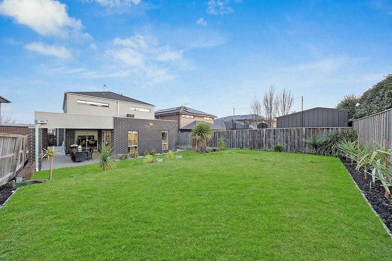 Photo - 11 San Pietro Way, Greenvale VIC 3059 - Image 15