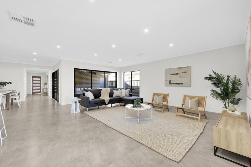 Photo - 11 Sanctuary Circuit, Beveridge VIC 3753 - Image 2