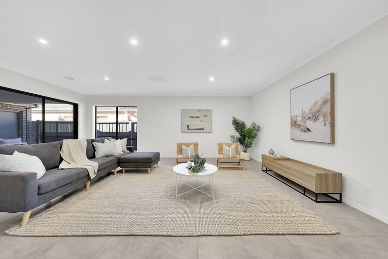 Photo - 11 Sanctuary Circuit, Beveridge VIC 3753 - Image 3