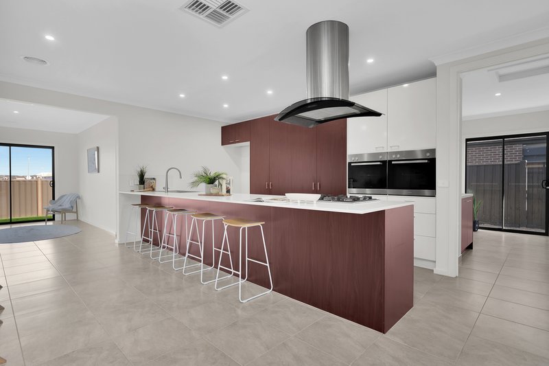 Photo - 11 Sanctuary Circuit, Beveridge VIC 3753 - Image 4
