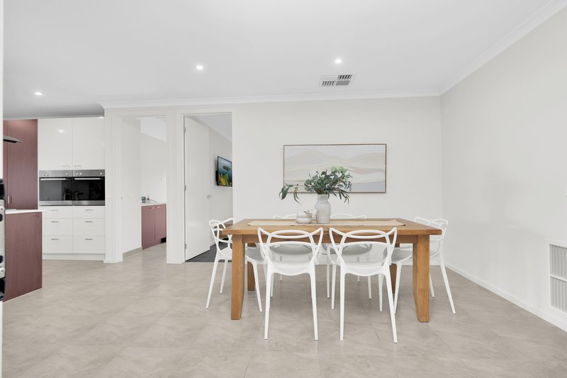 Photo - 11 Sanctuary Circuit, Beveridge VIC 3753 - Image 6
