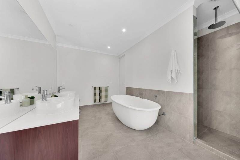 Photo - 11 Sanctuary Circuit, Beveridge VIC 3753 - Image 9