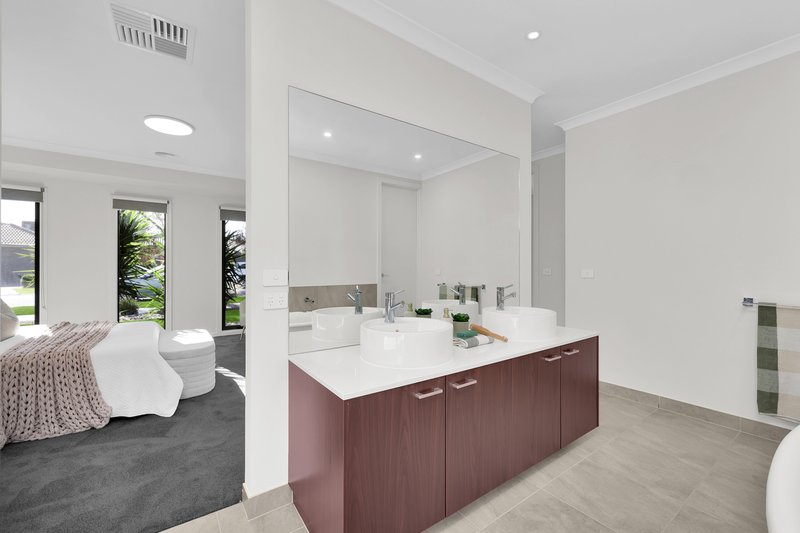 Photo - 11 Sanctuary Circuit, Beveridge VIC 3753 - Image 10