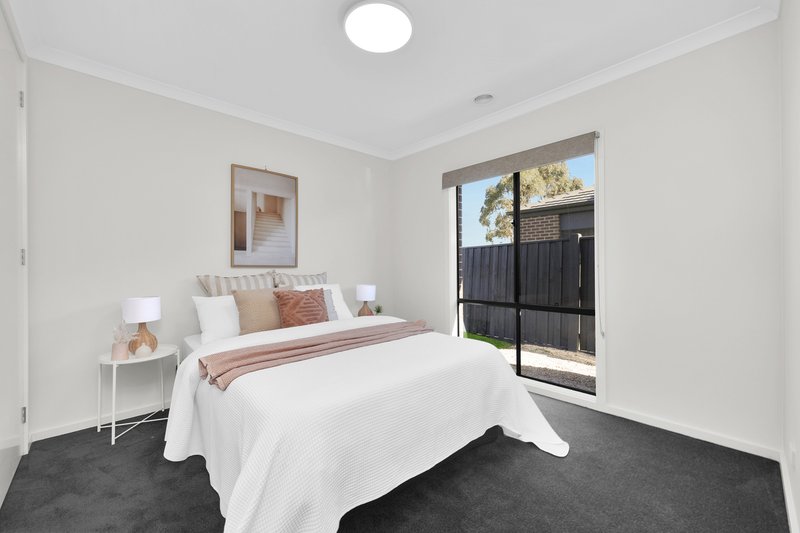 Photo - 11 Sanctuary Circuit, Beveridge VIC 3753 - Image 11