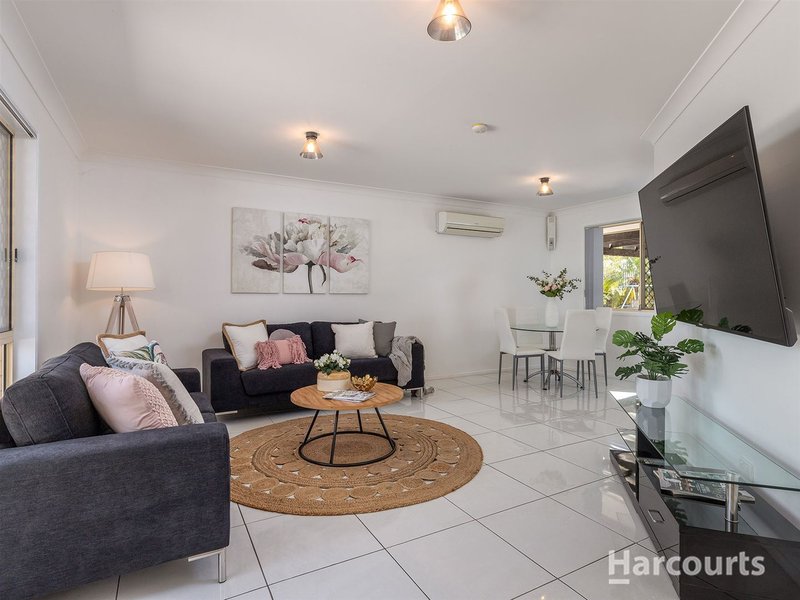 Photo - 11 Sandown Court, Lawnton QLD 4501 - Image 2