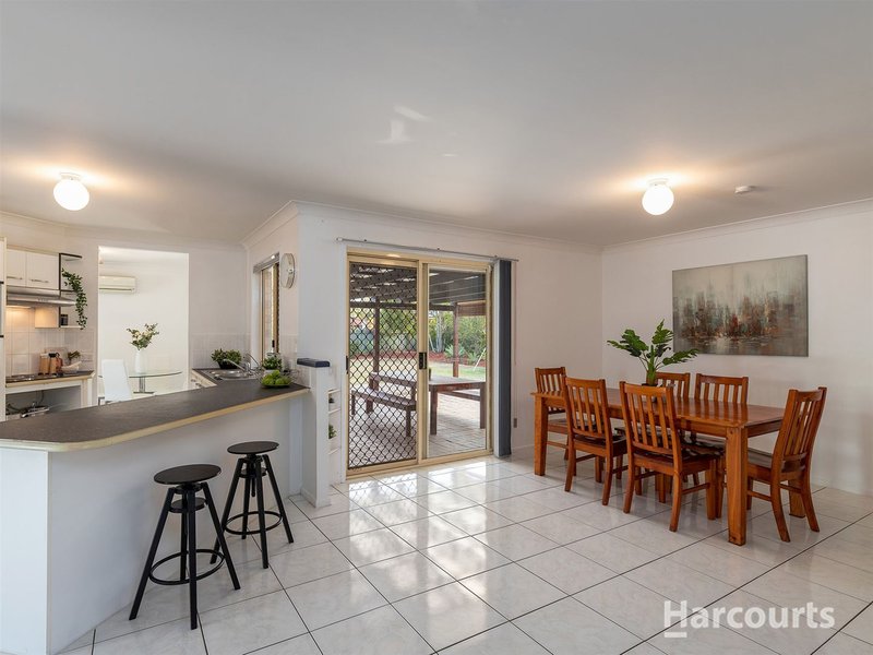 Photo - 11 Sandown Court, Lawnton QLD 4501 - Image 3