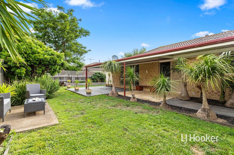 Photo - 11 Sandstone Avenue, Seabrook VIC 3028 - Image 13